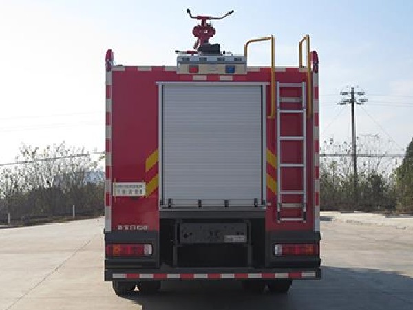豪沃4噸干粉消防車
