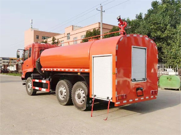 東風11噸六驅(qū)越野森林消防車