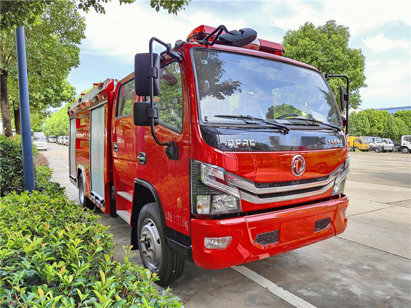 東風5噸水罐消防車