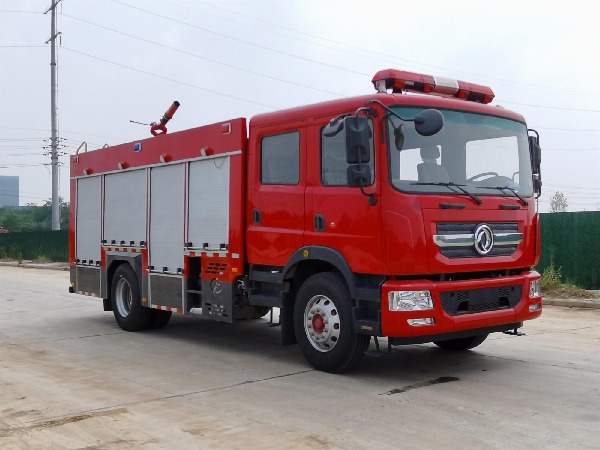 東風(fēng)7噸泡沫消防車