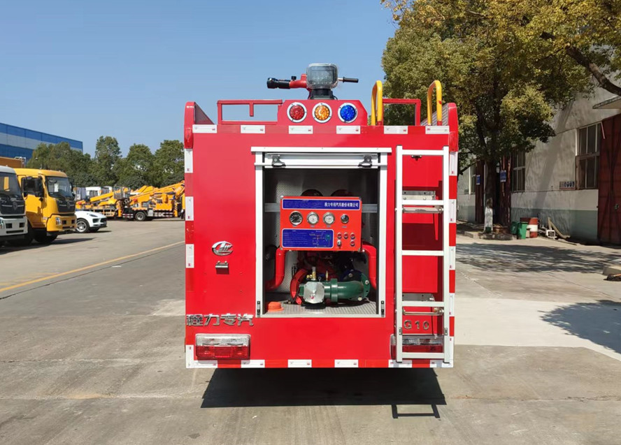 東風(fēng)途逸雙排水罐消防車