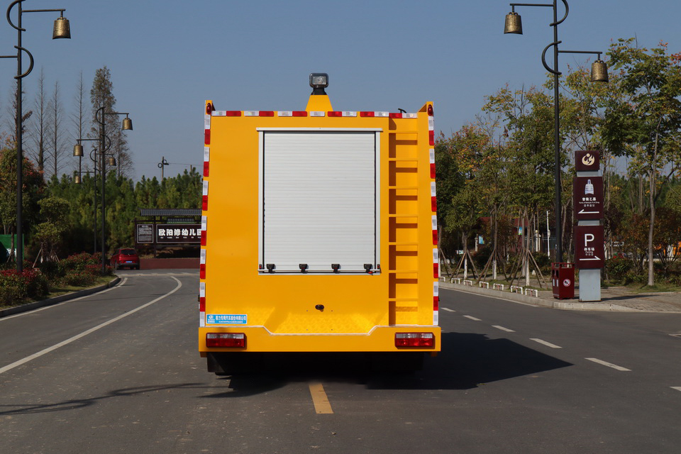 江鈴工程救險車
