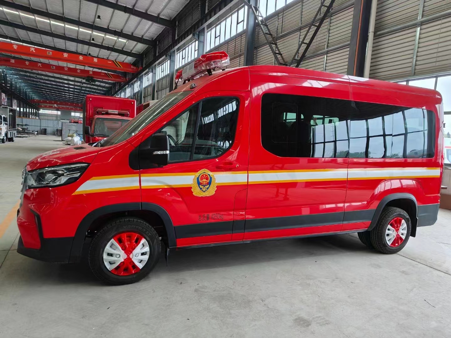 大通運(yùn)兵車13人