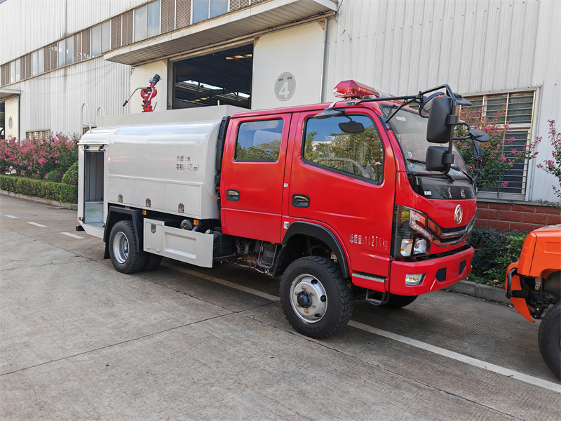 四驅5噸消防灑水車
