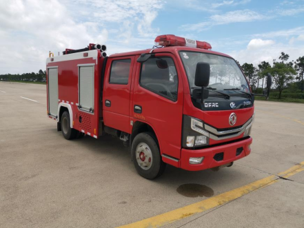2.5方東風(fēng)小多利卡水罐消防車