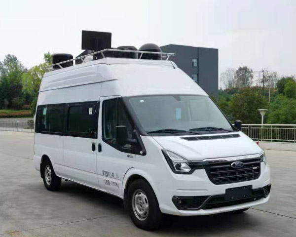 通訊指揮車
