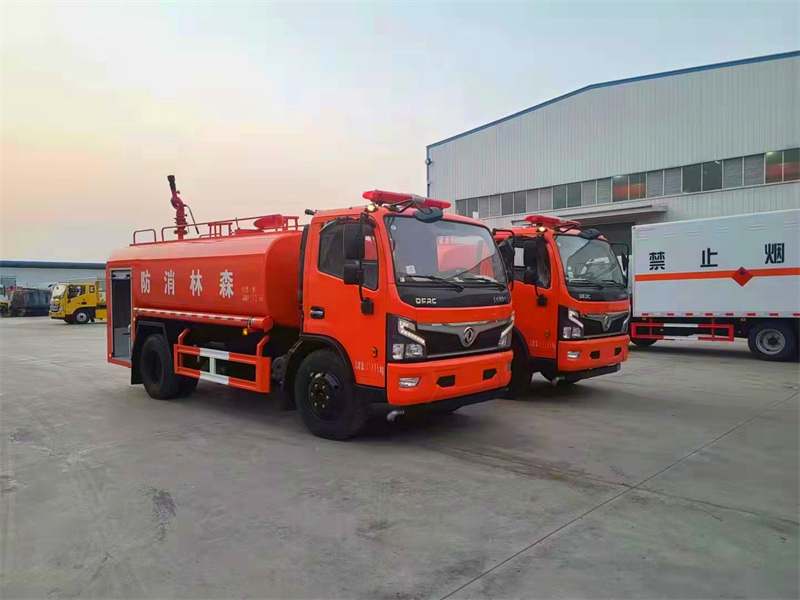 東風8噸消防灑水車