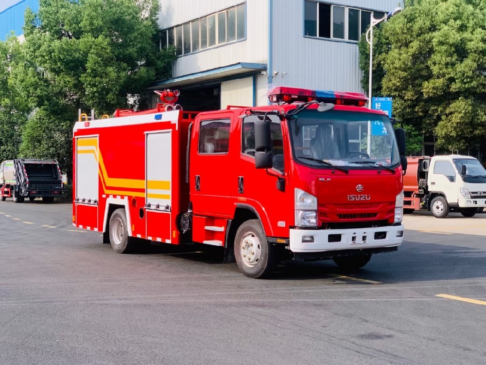 五十鈴3.5噸水罐消防車
