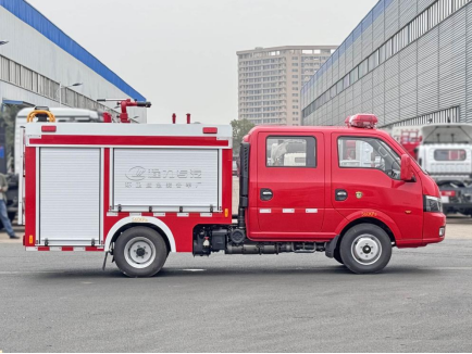 東風途逸0.8方水罐消防車