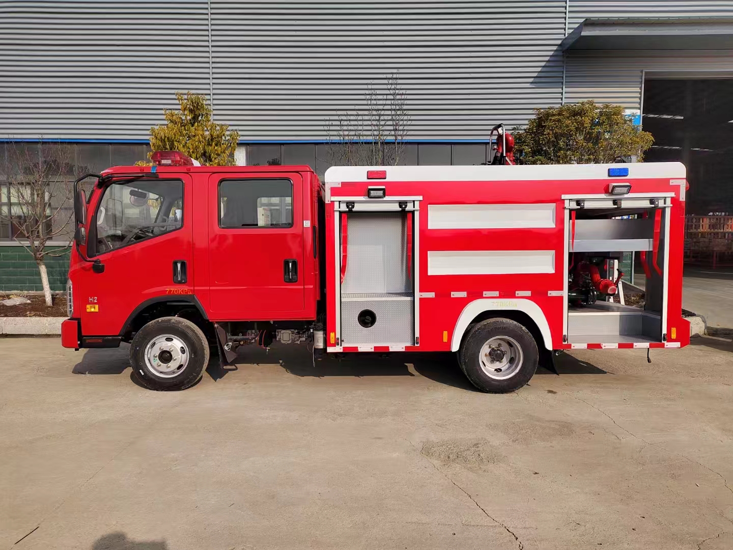 福田2.5噸水罐消防車