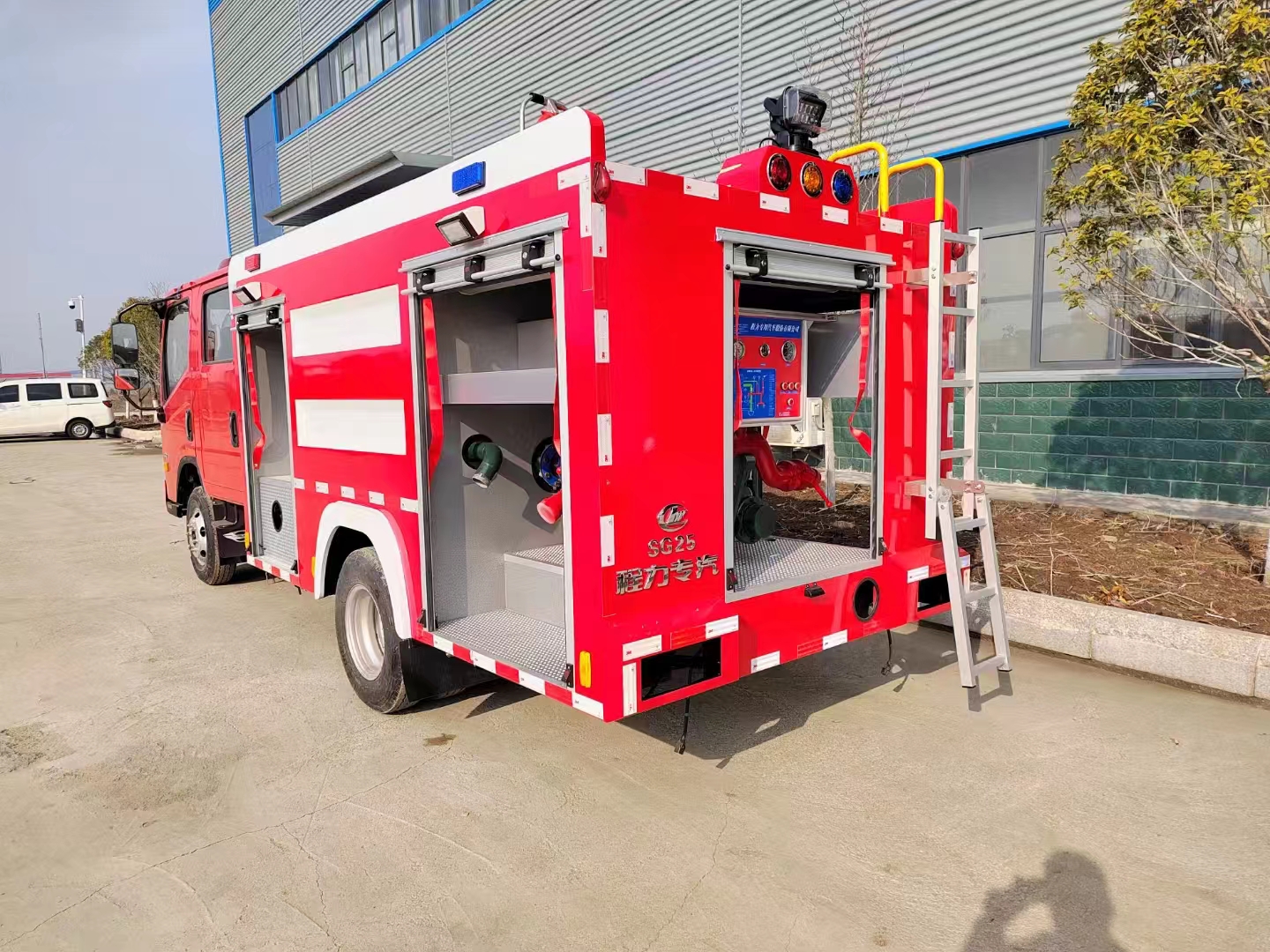 福田2.5噸水罐消防車