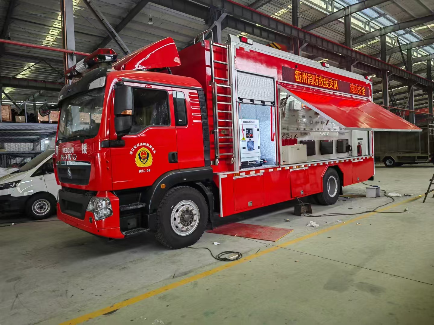 重汽豪沃宣傳消防車