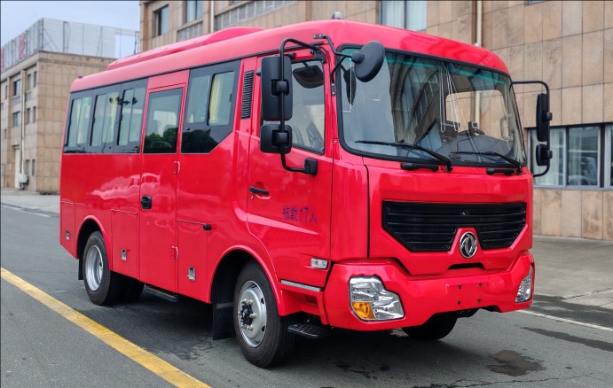 東風四驅森林消防運兵車