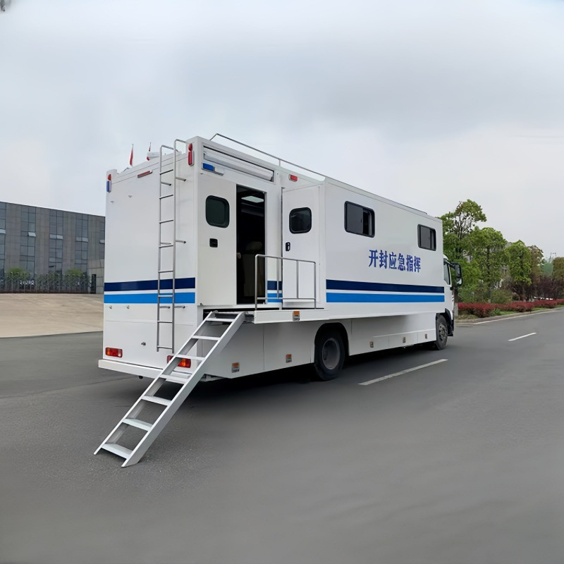 重汽豪沃指揮車
